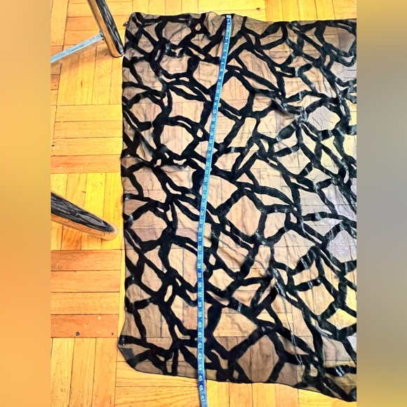 Paco Rabanne black square scarf/wrap 45x45 inch - Picture 3 of 8